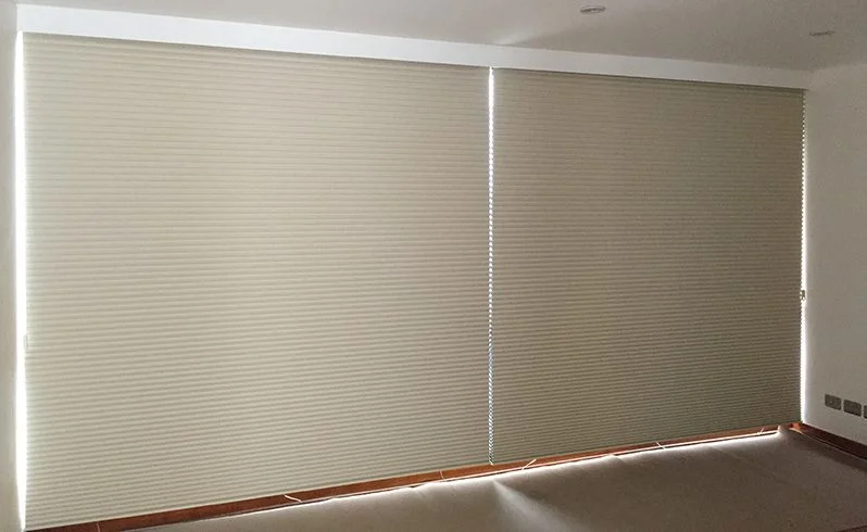 Cortinas Celulares en tela Blackout a la medida con absorción térmica y acústica, variedad de colores disponibles - Imagen 3