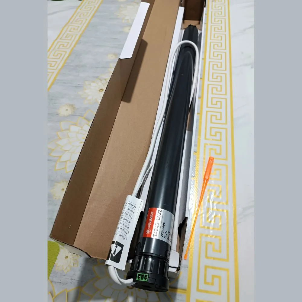 Motor para Cortinas Roller marca Raex, modelo TAR45 12/22 de 3 cables con control remoto de 6 canales - Imagen 9