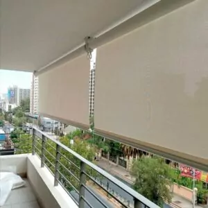 Toldo Vertical en tela Screen con sistema manual de manivela fabricados a la medida - varios colores