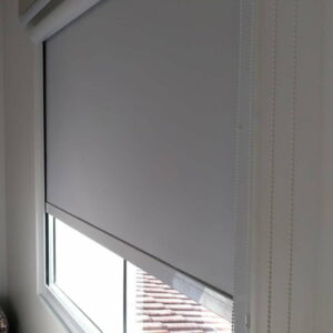 cortinas-roller-blackout-con-cabezal-y-perfiles-laterales-aluminio-cortinashd