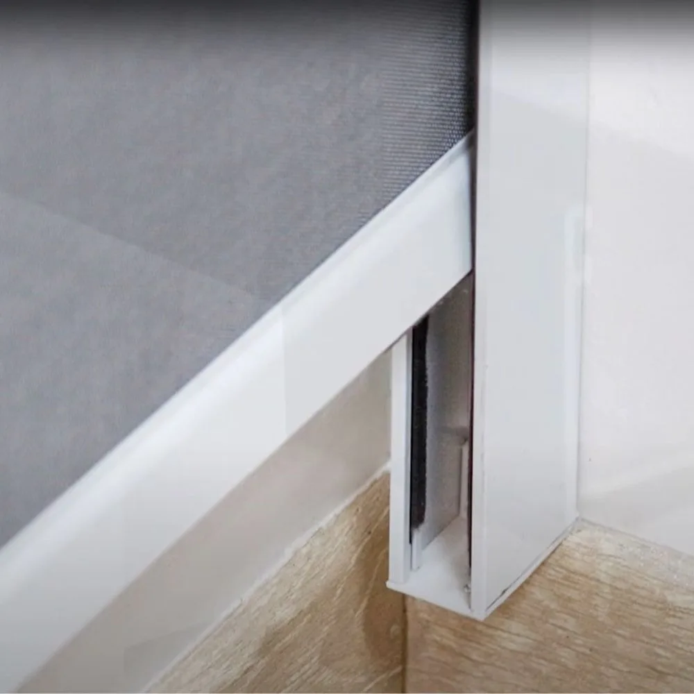 Riel lateral de aluminio para cortinas roller blackout, color blanco, tamaño personalizado - Imagen 2