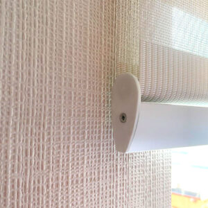 Tapa de plástico inferior para cortinas roller zebra, roller día y noche marca vertilux