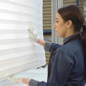 Servicio de lavado de Cortinas roller, incluye: retiro, transporte, y colocación