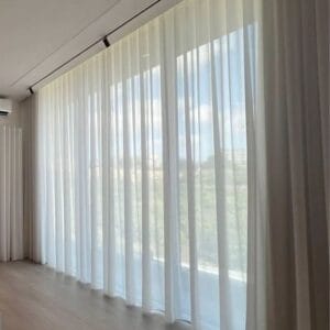 Cortinas Ripple Fold en tela tul gasa transparente a medida en variedad de colores, incluye sistema de riel de aluminio color blanco
