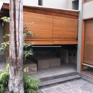 Persiana de bambú para exterior a medida instalada en terraza Lima Perú