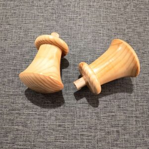 Terminal torneado modelo cadete color pino para barra de madera de cortinas