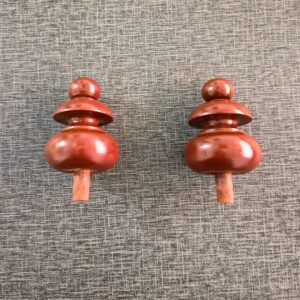 Terminal torneado modelo chupón color caoba para barra de madera de cortinas