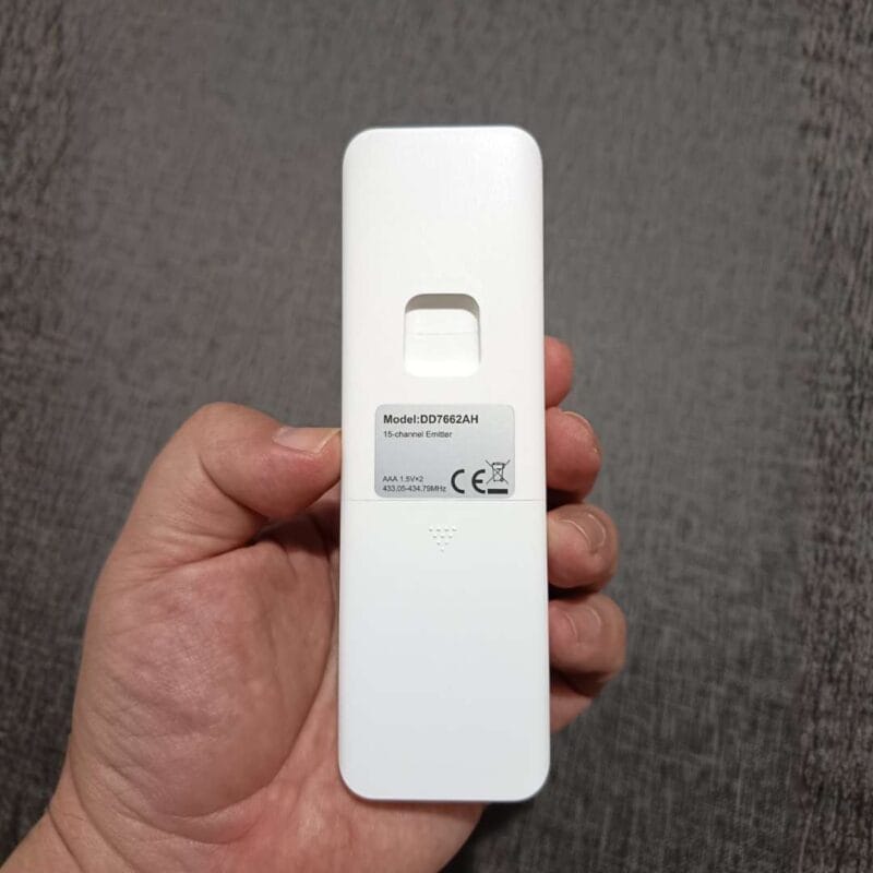 control remoto dd7662AH marca dooya posterior